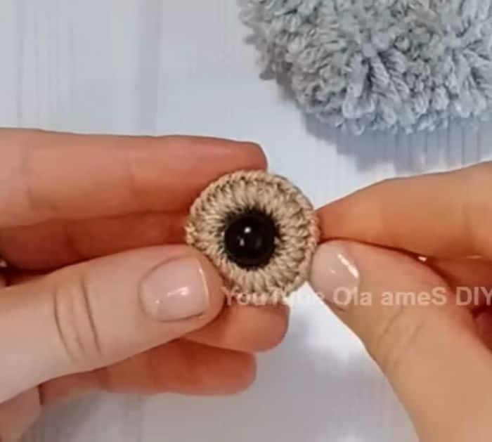Easy to Make Owlets Using Yarn