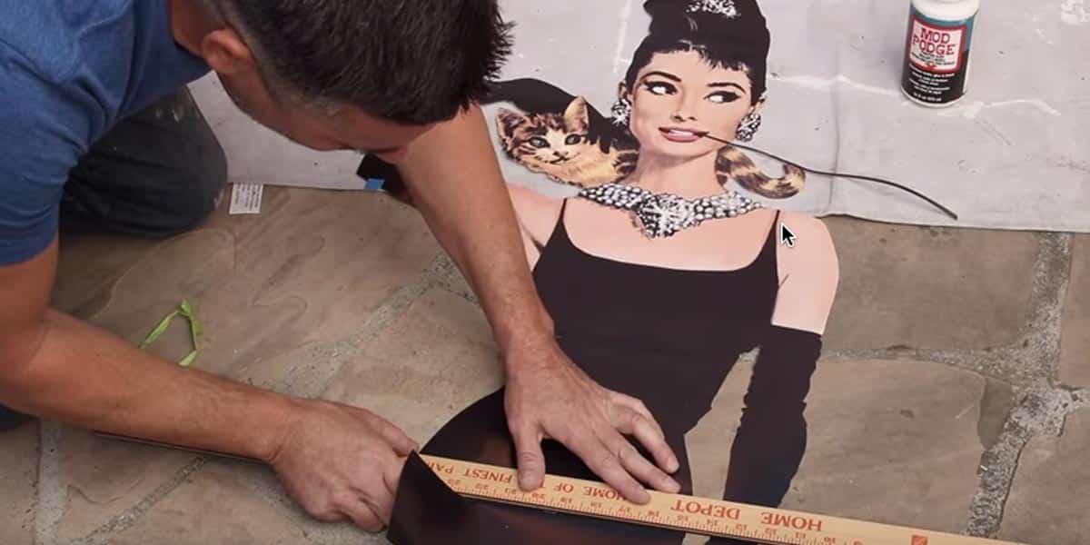 Watch The Amazing Thing He Does With A Famous Picture Of Our Beloved Audrey Hepburn!
