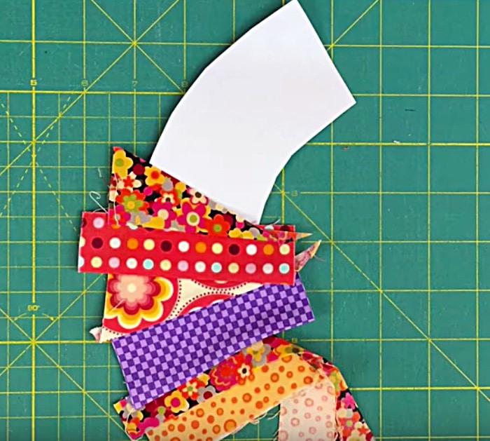 Learn to sew this Scrappy Wedding Ring Quilt Block