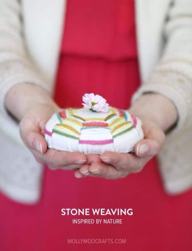 Stone Weaving Craft, a fun way to try a new fiber craft and a pretty accent piece made entirely from yarn