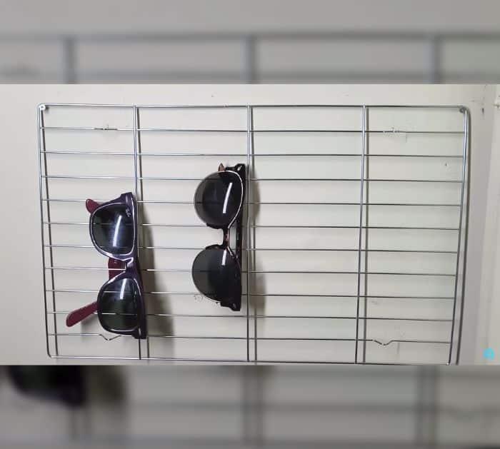 Brilliant $1 Storage Hacks By Professional Organizers Sunglasses storage