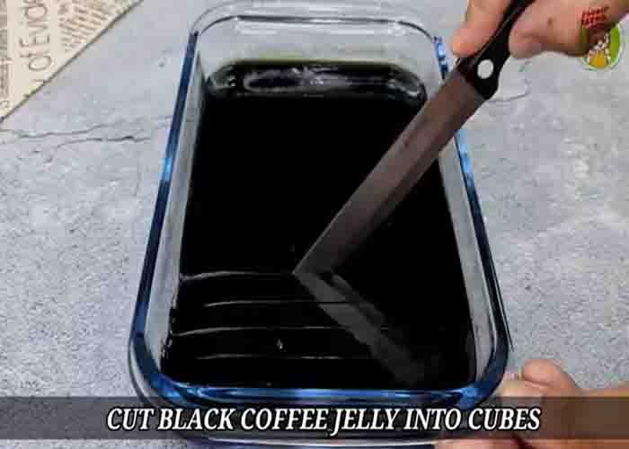 Making the jelly cubes for the no-bake coffee jelly cake