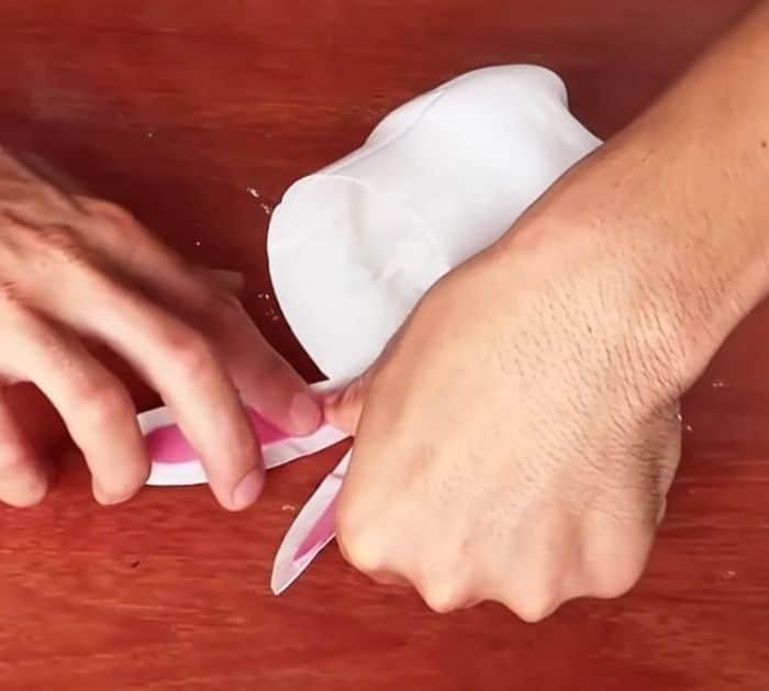 Easy to Make Rabbit-Shaped Flower Pots Using Plastic Bottles