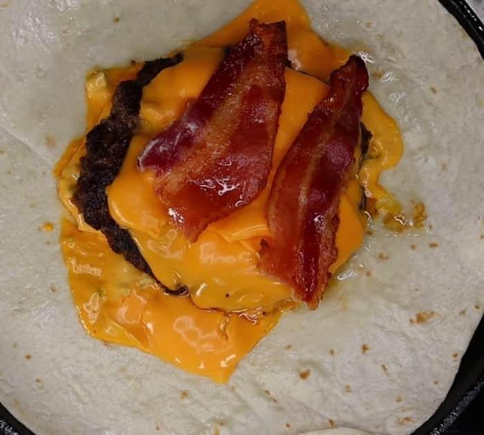 How To Make A Cheese And Beef Crunch Wrap