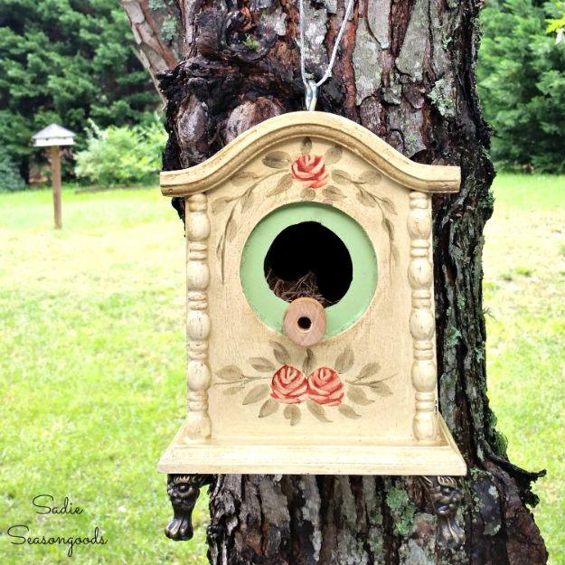 DIY Bird Houses - Tick Tock for your Feathered Flock - The DIY Birdhouse - Easy Bird House Ideas for Kids and Adult To Make - Free Plans and Tutorials for Wooden, Simple, Upcyle De