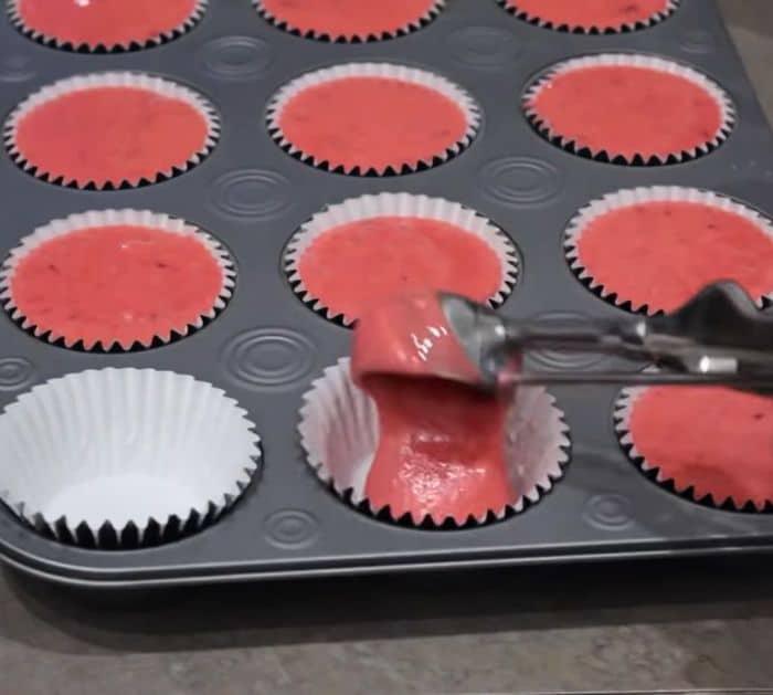 Easy Strawberry Crunch Cupcakes Ingredients