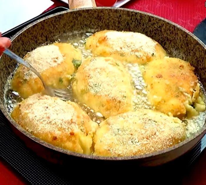 Easy Ham and Cheese Potato Cakes Recipe Instructions