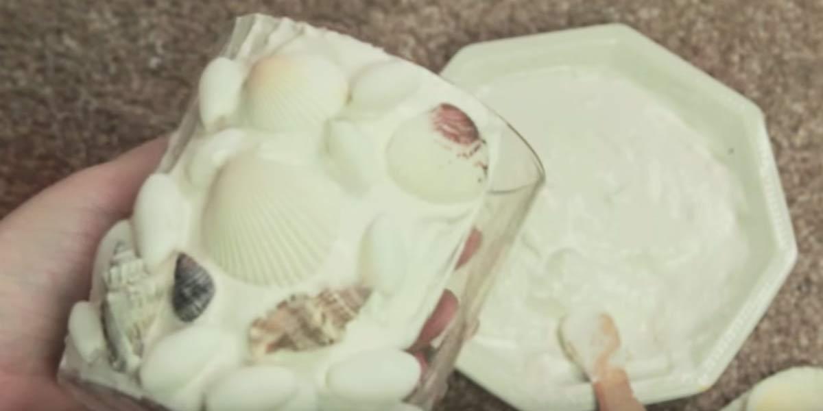 She Collected Shells From The Beach And Put Them On A Mason Jar Creating An Amazing Piece (Watch!)