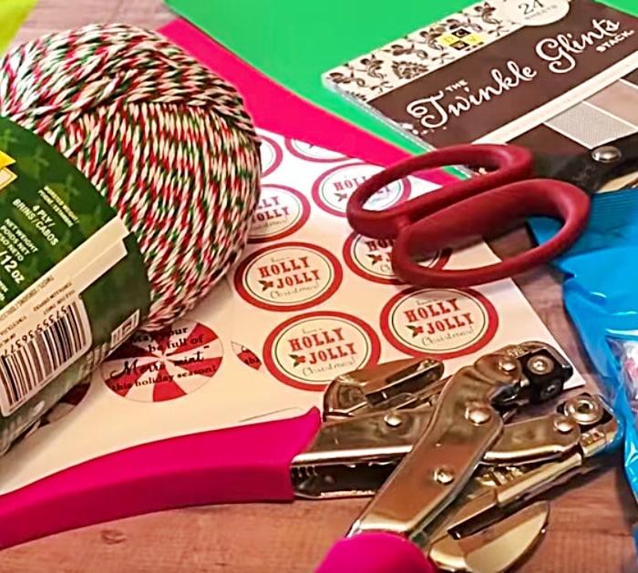 Learn this easy cheap DIY Mason Jar Candy Gift