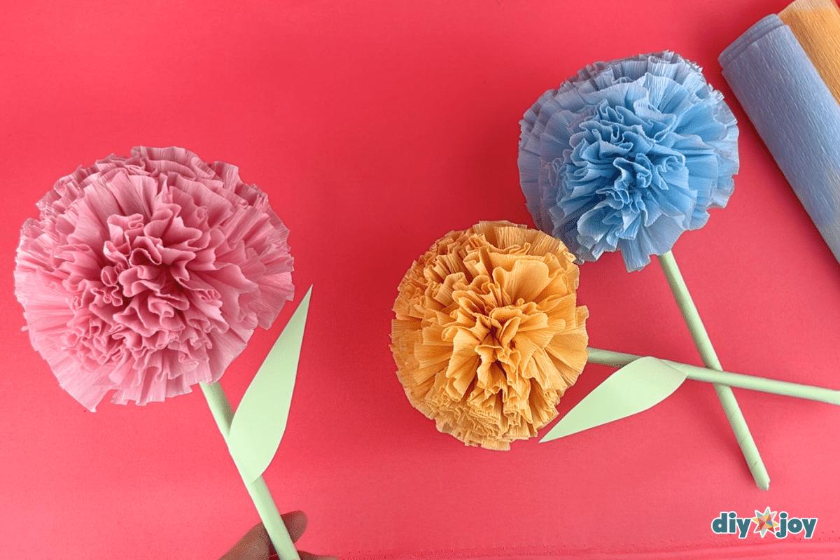 Round Crepe Paper Flowers — crepe paper flower steps