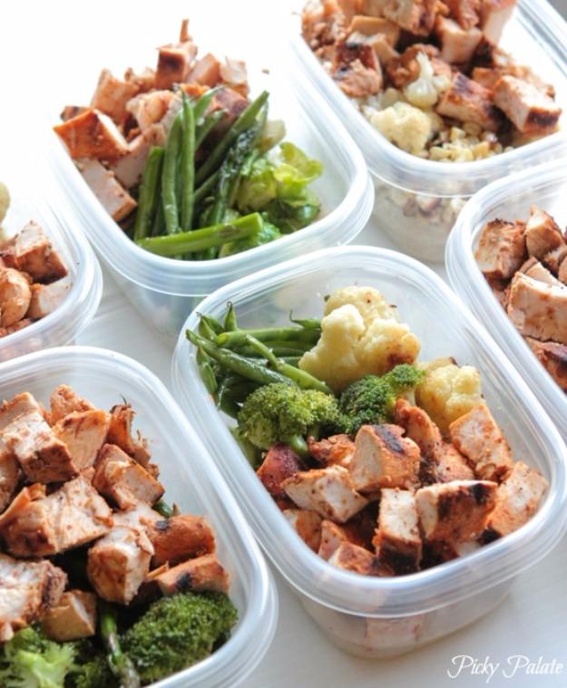 Healthy Lunch Ideas for Work - Grilled Chicken Veggie Bowls - Quick and Easy Recipes You Can Pack for Lunches at the Office - Lowfat and Simple Ideas for Eating on the Job - Microw