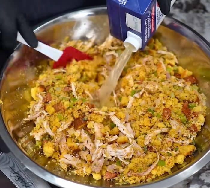 How to Make Cornbread Dressing