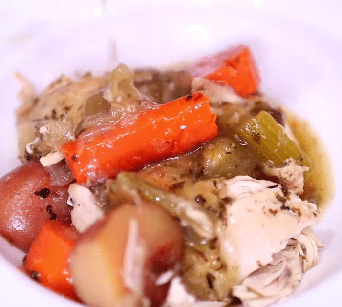 How to Make Crockpot Whole Chicken & Vegetables