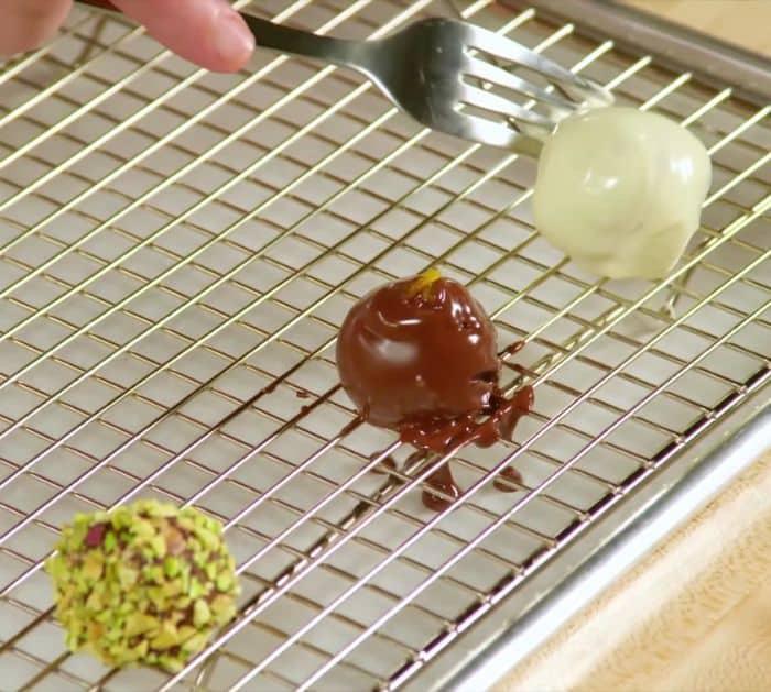 Easy to Make Chocolate Truffles