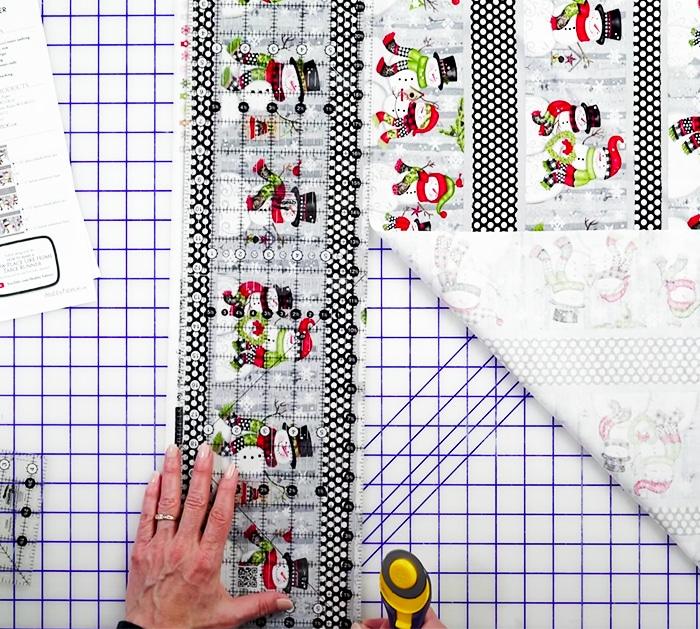 DIY Holiday Table Runner - Christmas Decor Ideas