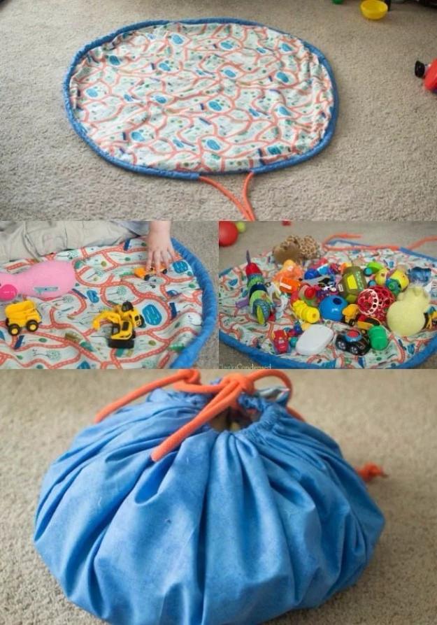DIY Toy Bag Playmat, a DIY baby gift, a sweet handmade gift idea and better than a store bought version