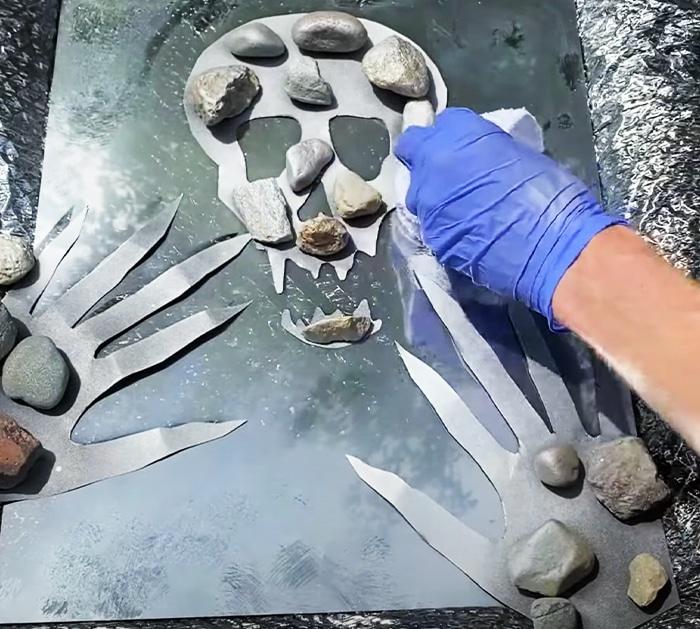 DIY Haunted Halloween Mirror - Picture Frame Crafts - Spooky Crafts