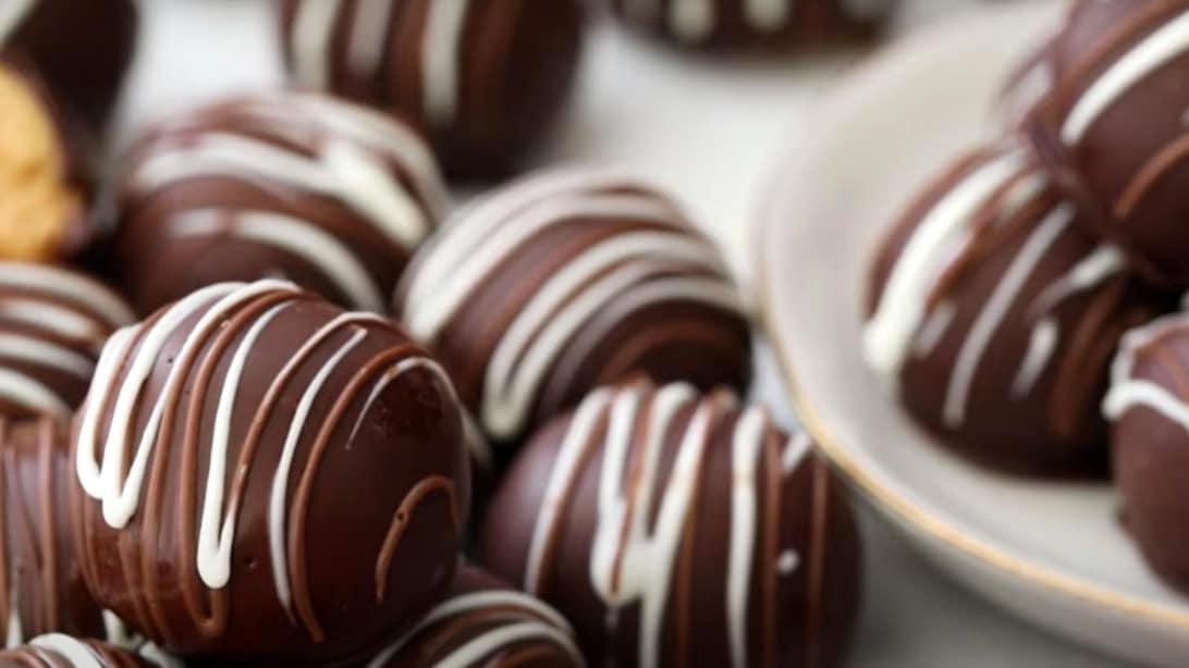 How to Make Homemade Peanut Butter Balls