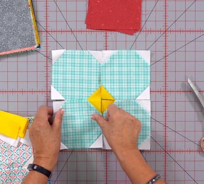 Flower Glass Quilt Tutorial pattern
