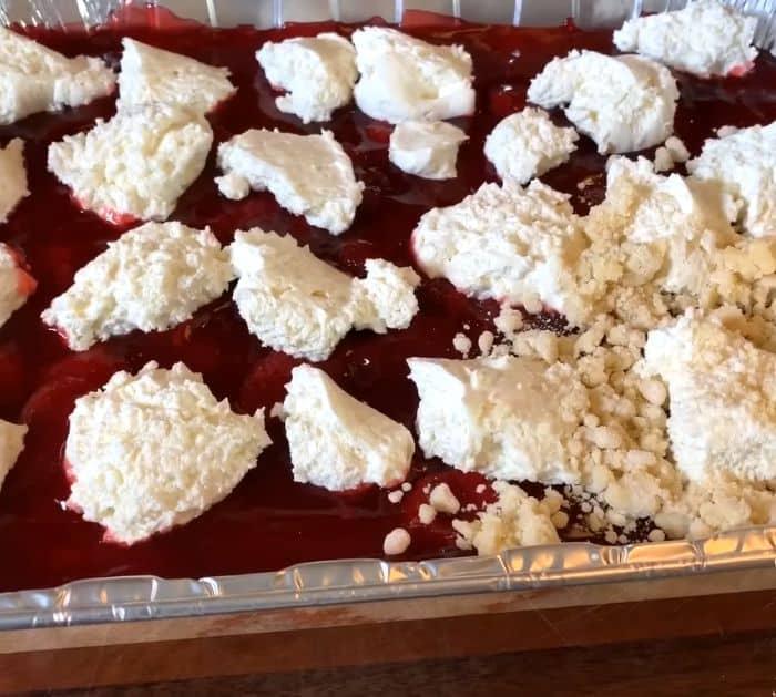 5-Ingredient Strawberry Cheesecake Dump Cake Dessert