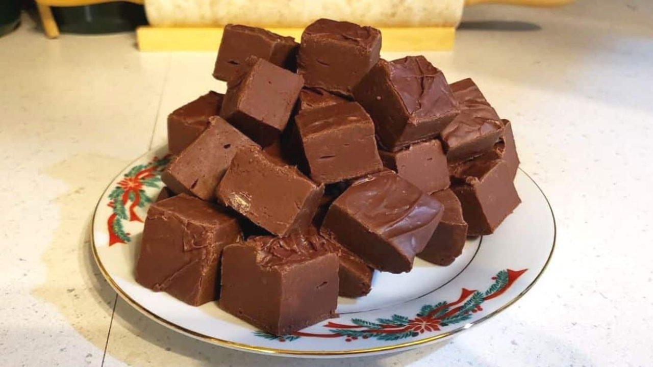 2-Ingredient 2-Minute Chocolate Fudge