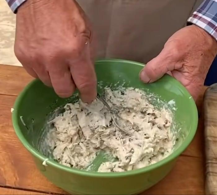 Delicious Classic Cheesy Tuna Melt Recipe