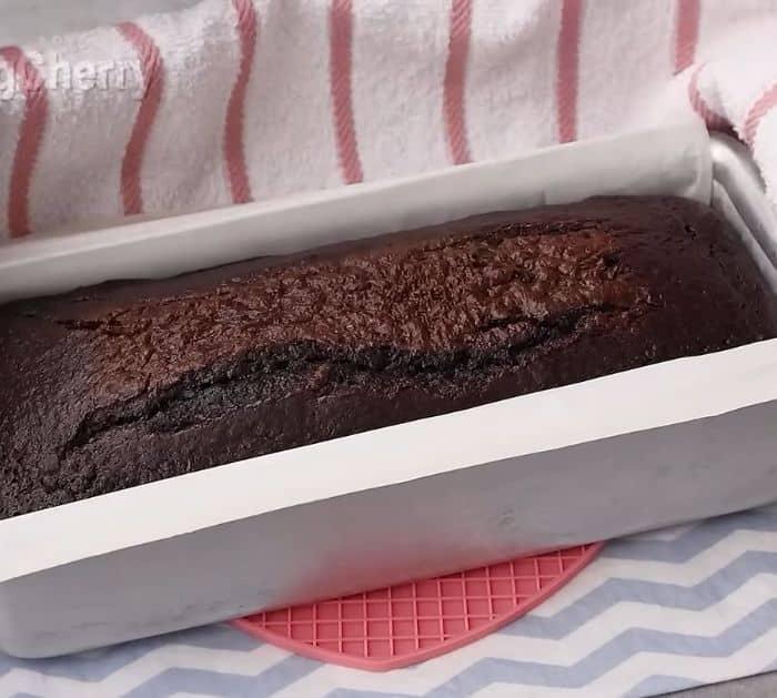 Easy Chocolate Cookies and Cream Cake Ingredients