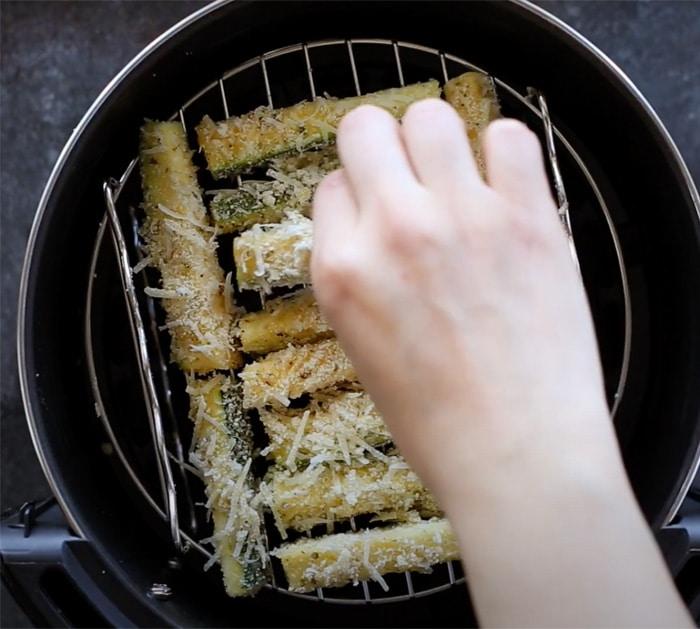 how to cook air fryer zucchini fries