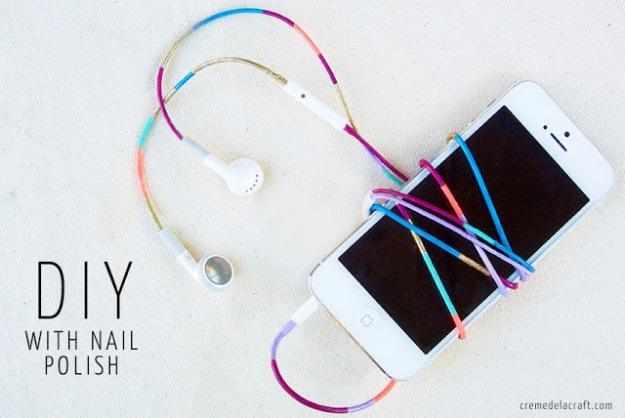 Nail Polish Colored Headphones, an iphone hack idea, simple enough for a first try and a satisfying finish for not much work