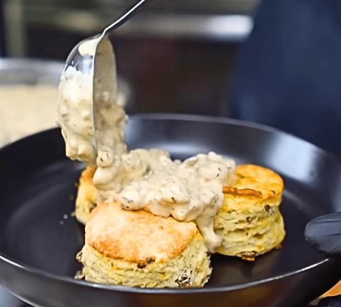 Easy Sausage Gravy and Biscuits Recipe