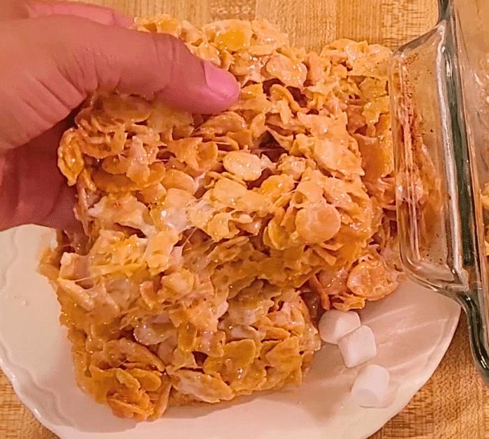 How to Make Cornflake Marshmallow Treats