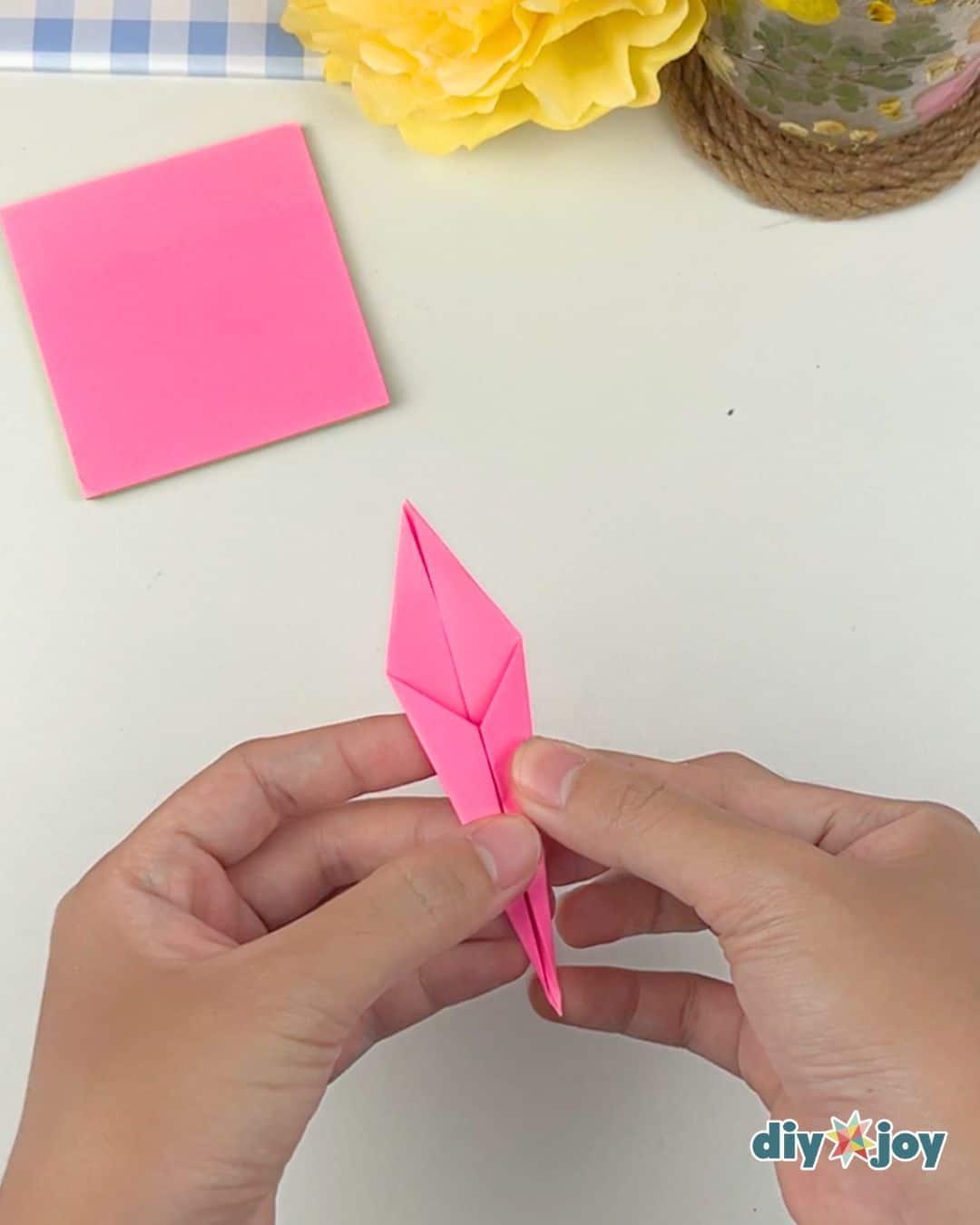 Easy Post It Notes Paper Flowers — form the petal