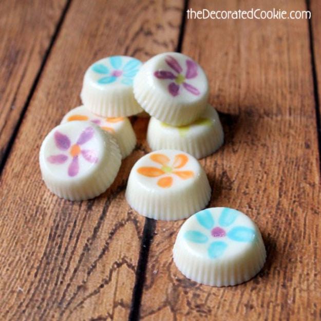 Crafts For Kids To Make At Home - Flower Painted Chocolates - Cheap DIY Projects and Fun Craft Ideas for Children - Cute Paper Crafts, Fall and Winter Fun, Things For Toddlers, Bab