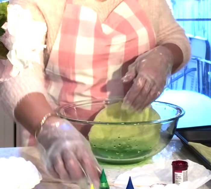 Dye Coffee Filters With Food Coloring - DIY Paper Flowers