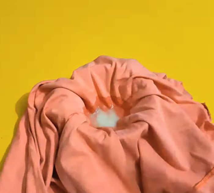 How to Get Rid of Oil Stains From Clothes