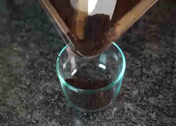 Using old coffee grounds as fridge dedorizer