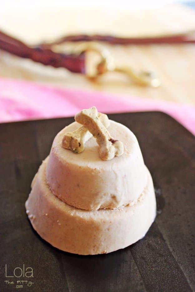 Frozen Pupcakes, a homemade treat your dog or cat will beg for and better than a store bought version