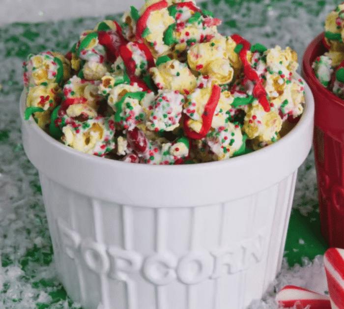 How to Make Candy Cane Crunch Popcorn