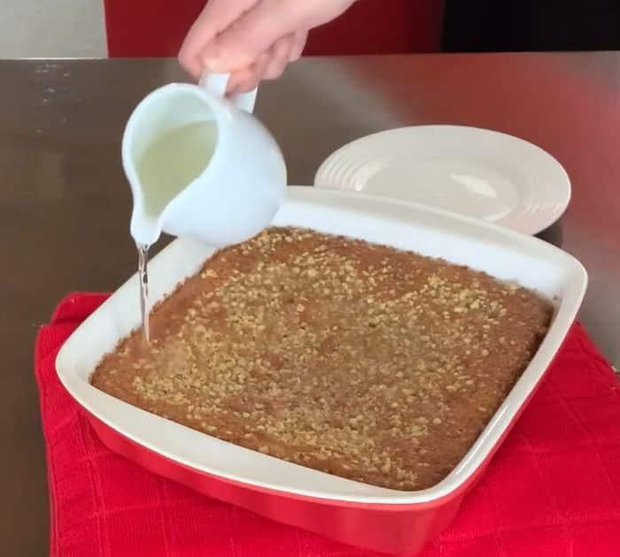 How to Make Walnut Cake