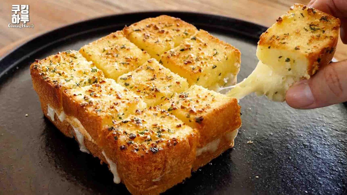 Easy Garlic Cheese Toast Recipe
