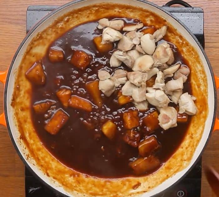 How to Make Sticky Pineapple Chicken