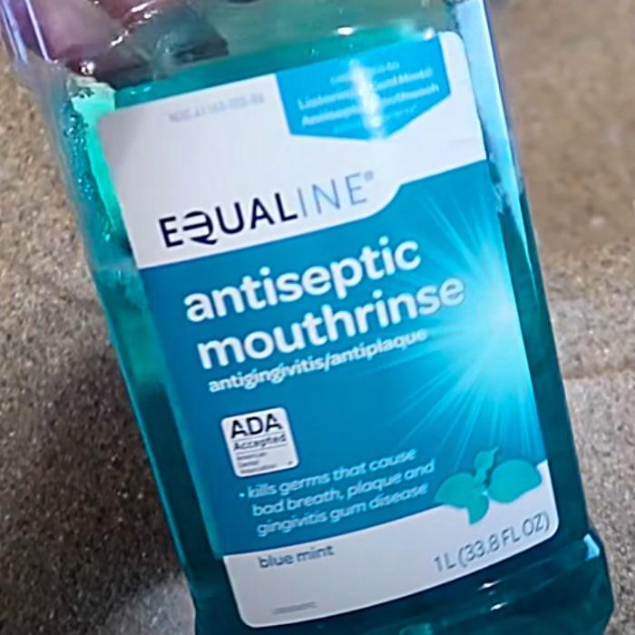 How To Clean A Toilet With Mouthwash - Easy Way To Clean A Toilet - Toilet Cleaning Hacks