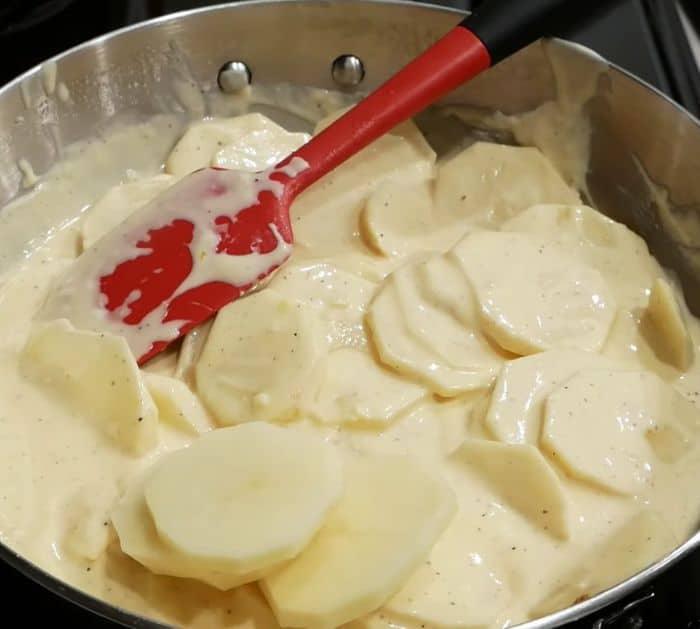 Easy to Make Loaded Scalloped Potato Casserole