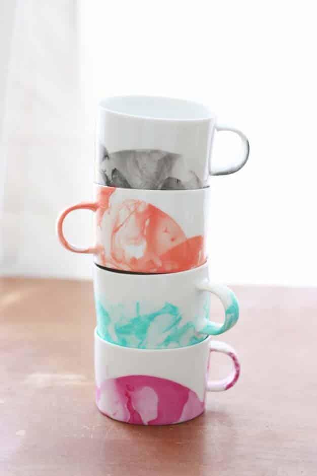 DIY Marbled Mugs Set with Nail Polish, low key enough for a last minute scramble and a find that earns a spot on the mantel