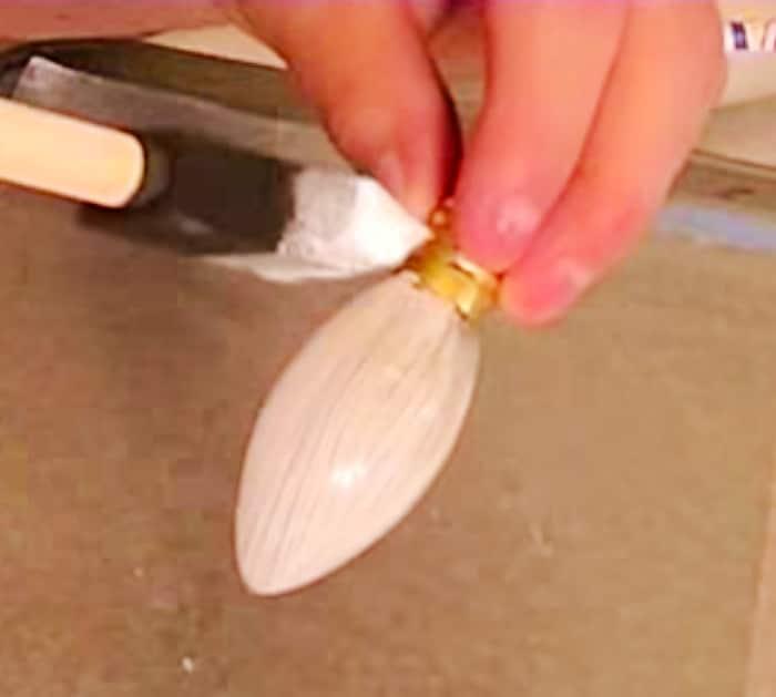 Learn to make DIY recycled light bulb ornaments