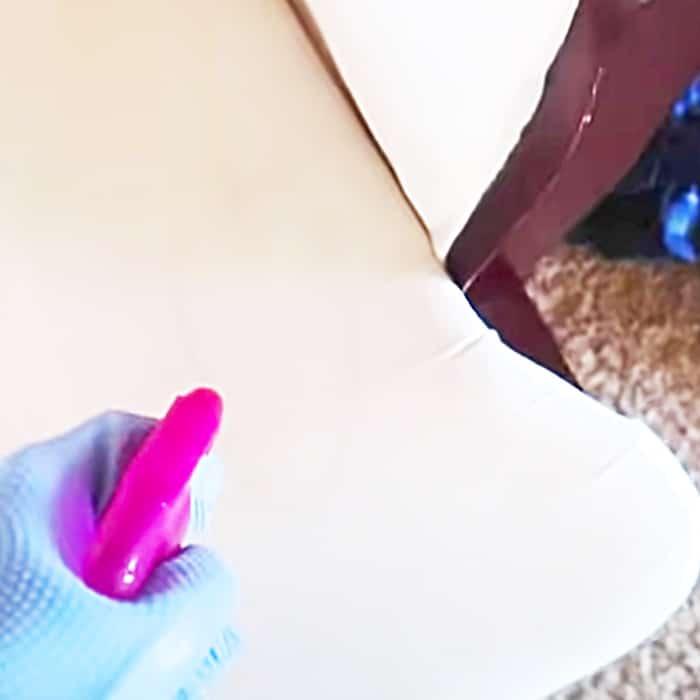 Clean Upholstery With Washing Soda - Easy Ways To Clean With Washing Soda - Washing Soda Hacks