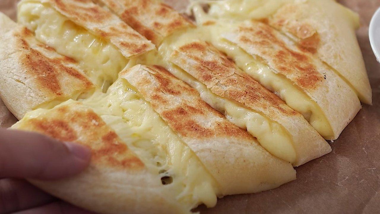 Cheesy Potato Bread Recipe with No Yeast and No Oven