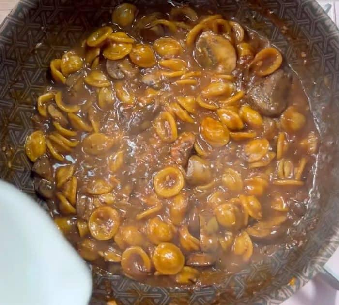 How to Make French Onion Pasta
