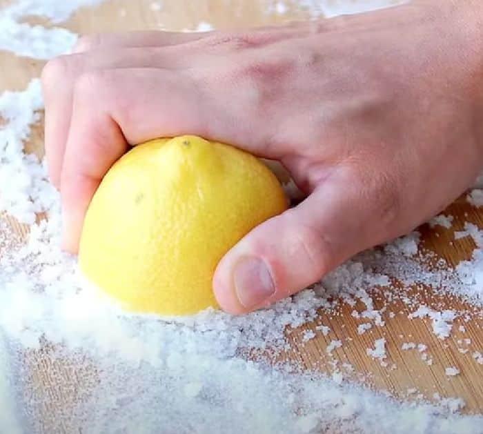 How to Clean Using Lemon Juice
