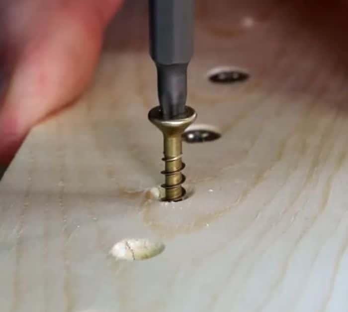 how to drive screws with a drill